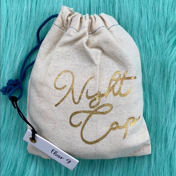 Floor 9 Night Cap Flask and Bag - Picture 3 of 16